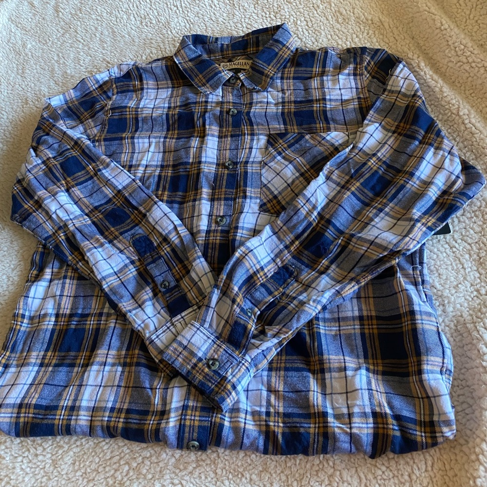 Magellan, medium, button down